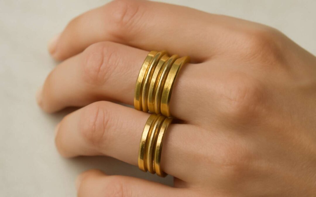 Mixed-Metal Magic: can you stack gold and silver rings for a chic, layered look